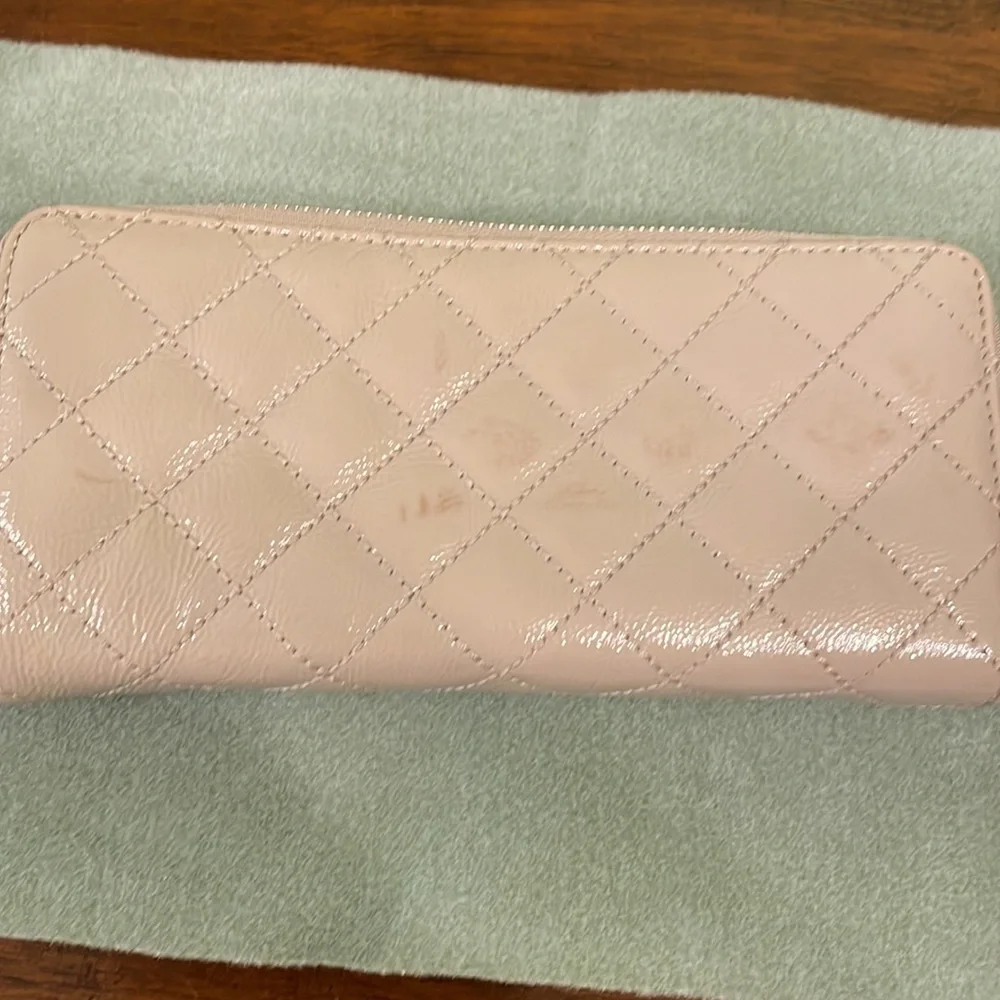 Michael Kors wristlet. Taupe / Tan - Picture 6 of 12